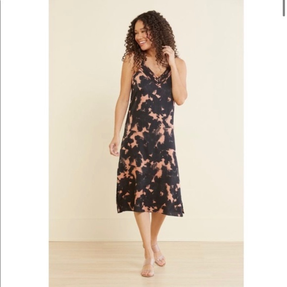 Evereve Black and Tan Tie-Dye Midi Dress